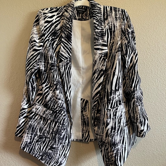 Bebe Zebra Print Open Front Blazer Jacket - Picture 4 of 10